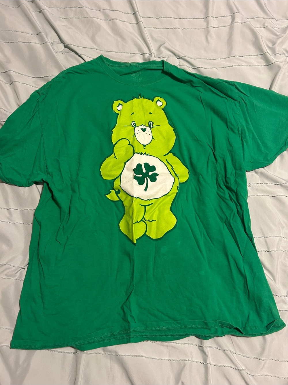 Green Kids' Bear Graphic T-Shirt - Shamrock Design